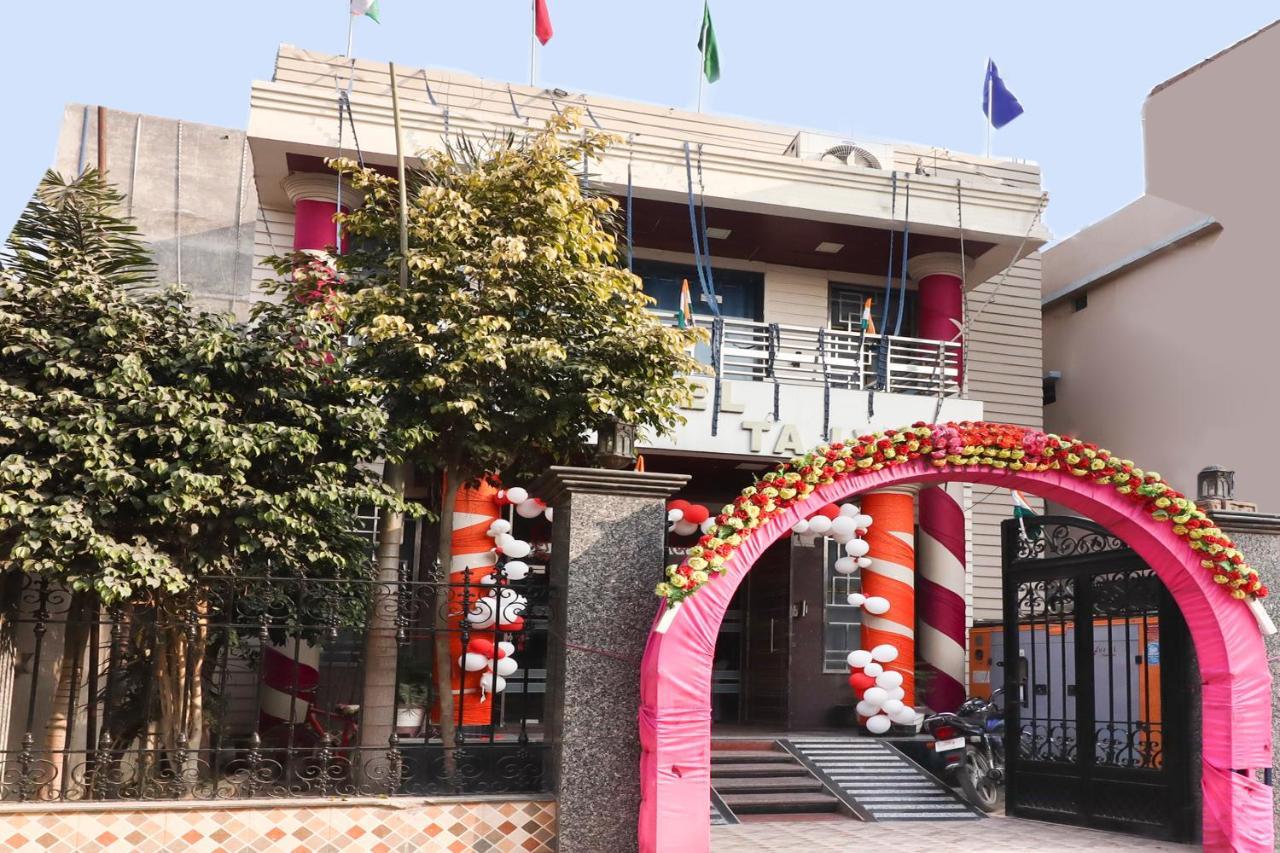 Oyo 70489 Hotel Tajvar Siwān Kültér fotó